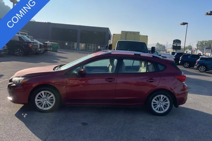 2018 Subaru Impreza 2.0i Premium photo 1
