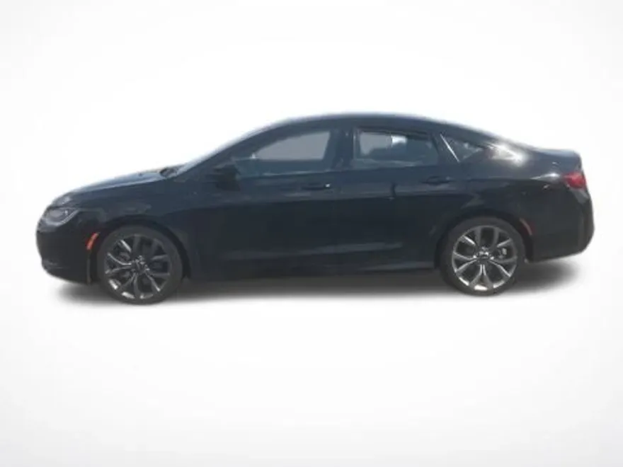 2015 Chrysler 200 S photo 1