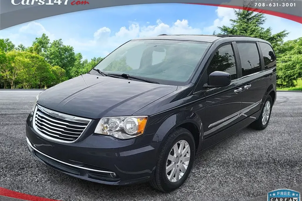 2014 Chrysler Town & Country Touring photo 1
