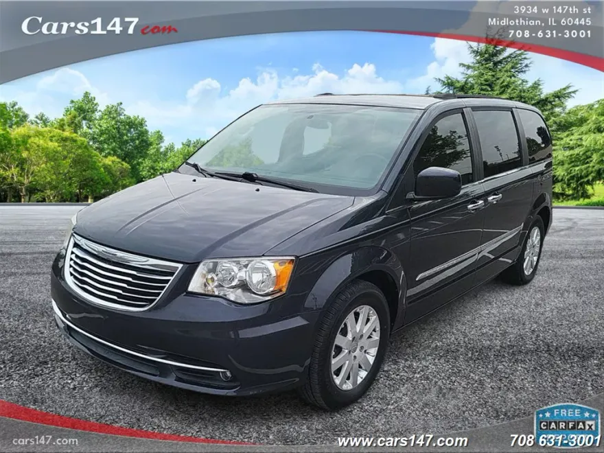 2014 Chrysler Town & Country Touring photo 1