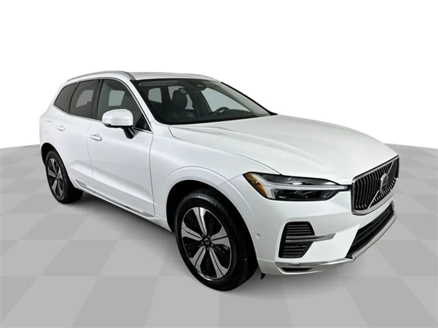 2023 Volvo XC60 Recharge Hybrid T8 Plus photo 1