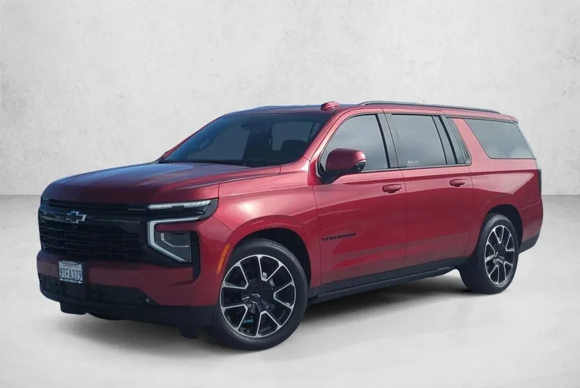 2025 Chevrolet Suburban RST photo 1