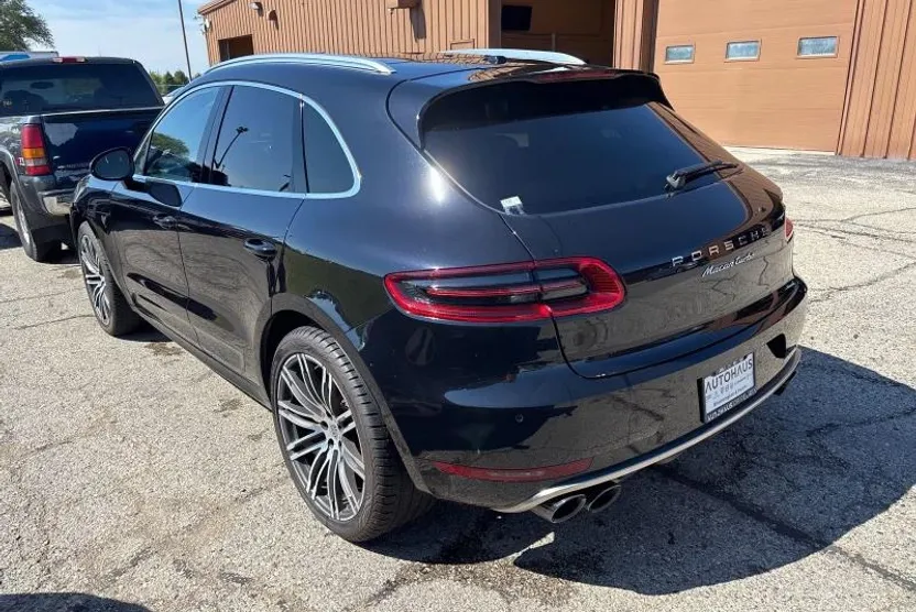 2018 Porsche Macan Turbo Performance Package photo 1