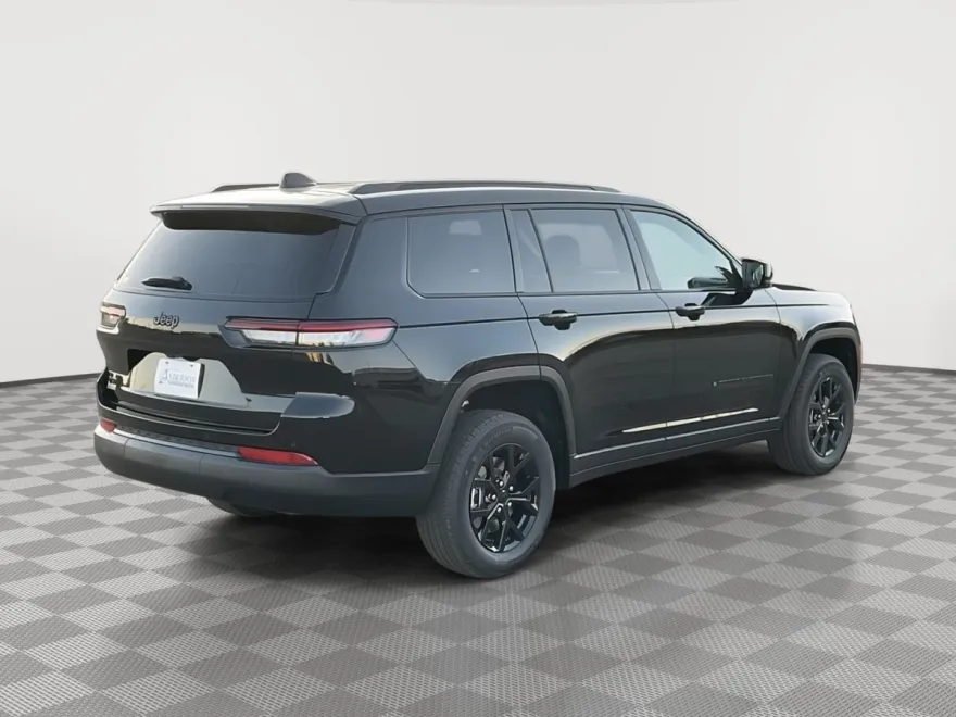 2025 Jeep Grand Cherokee Laredo Altitude X photo 1