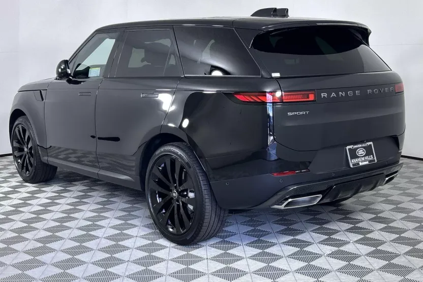 2025 Land Rover Range Rover Sport SE photo 1