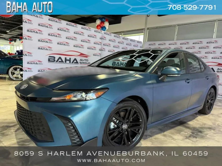 2025 Toyota Camry SE photo 1