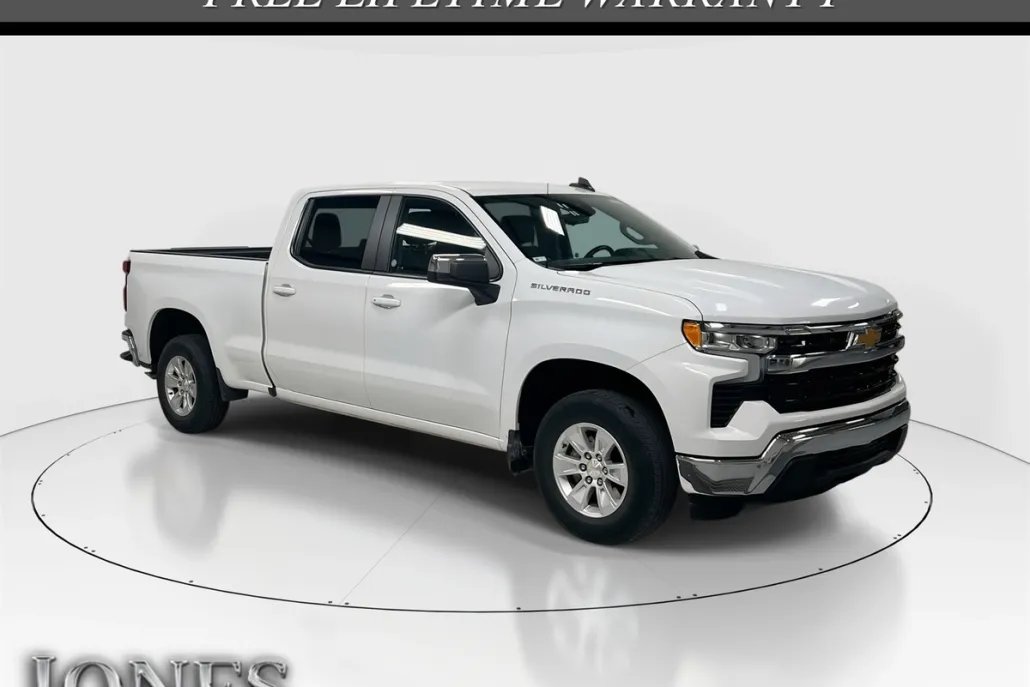 2024 Chevrolet Silverado 1500 LT photo 1