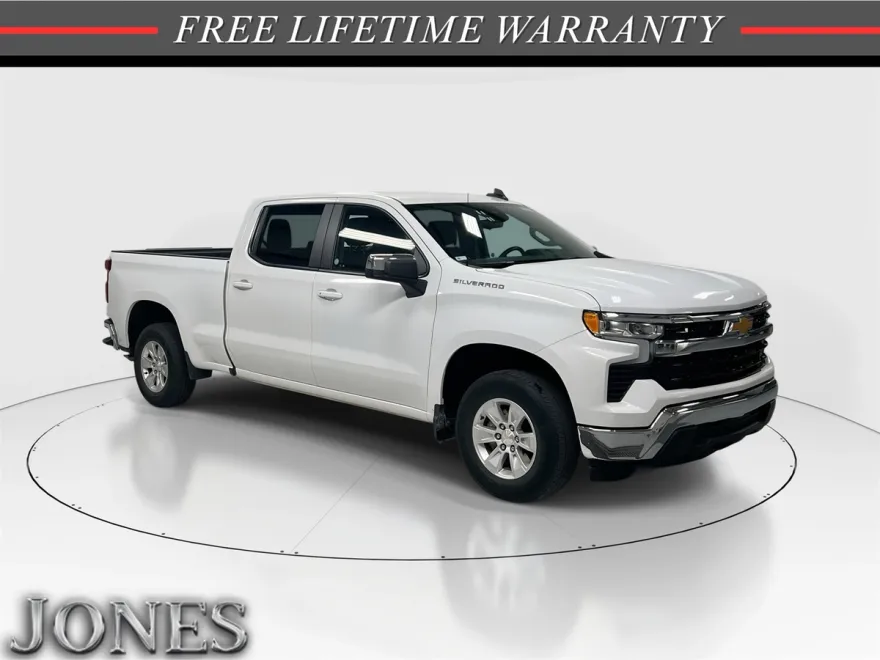 2024 Chevrolet Silverado 1500 LT photo 1