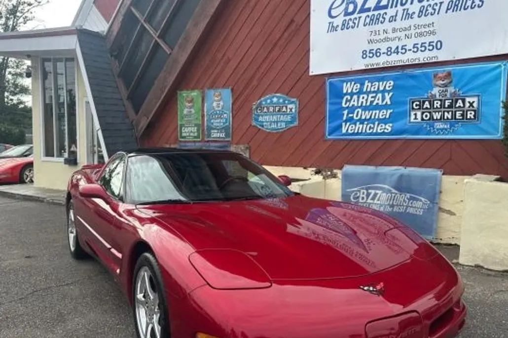 2004 Chevrolet Corvette Coupe photo 1
