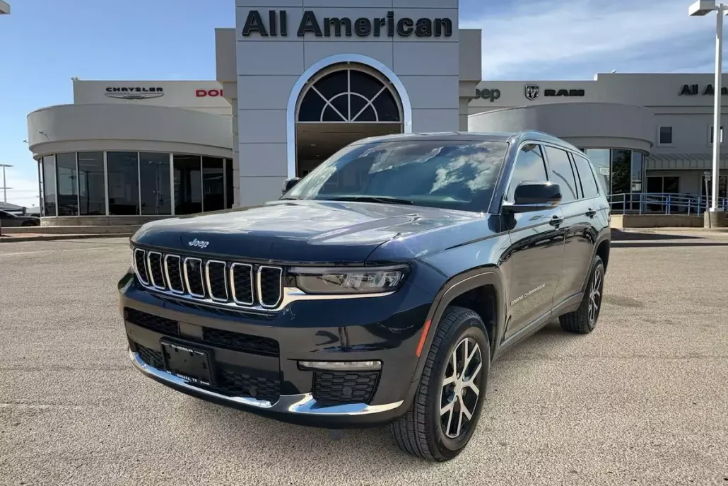 2023 Jeep Grand Cherokee Limited photo 1
