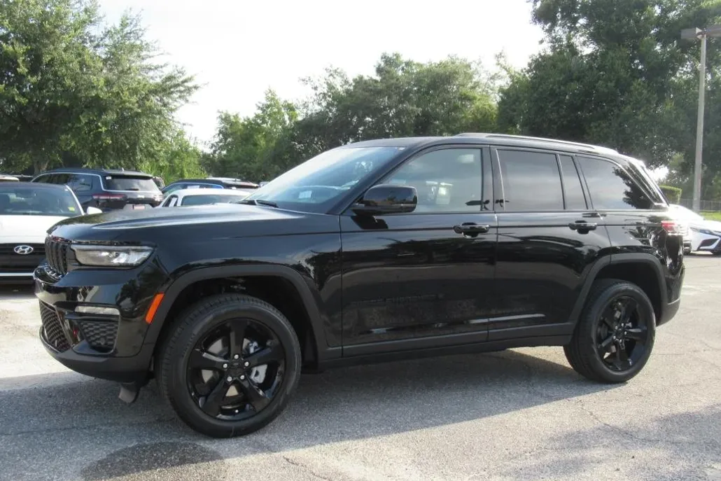 2025 Jeep Grand Cherokee Limited photo 1