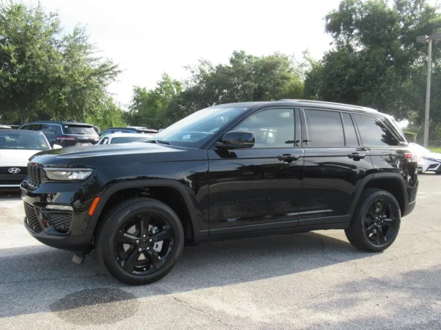 2025 Jeep Grand Cherokee Limited photo 1