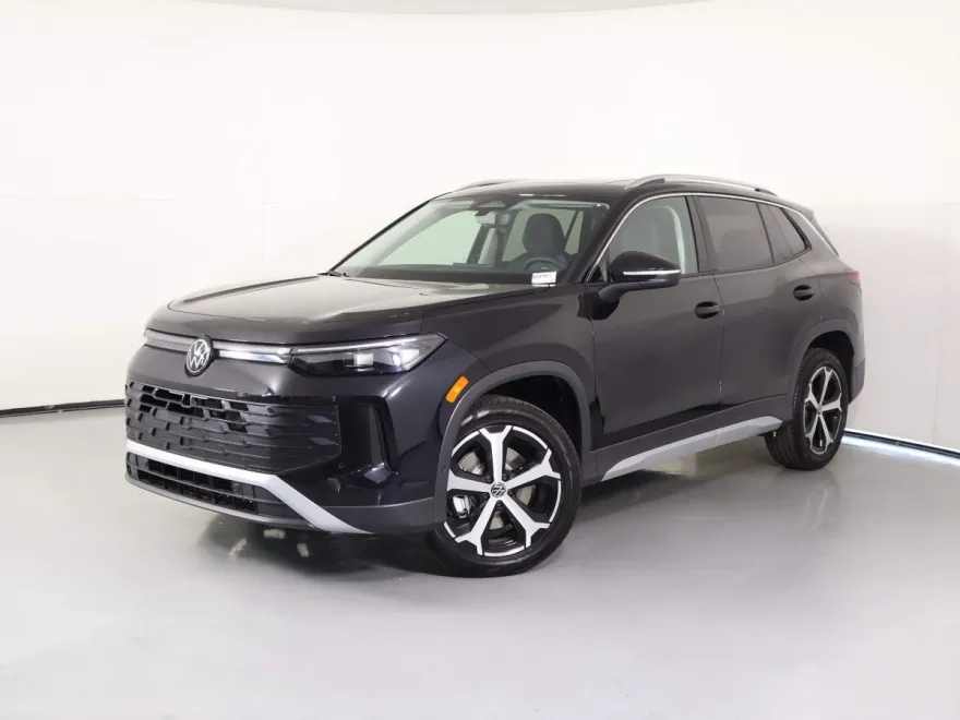 2025 Volkswagen Tiguan SE photo 1