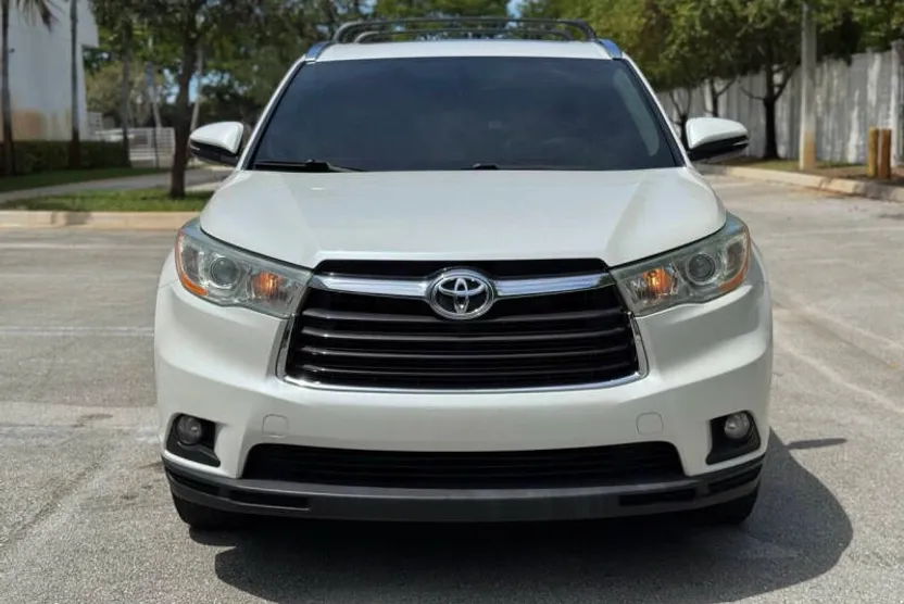 2014 Toyota Highlander XLE photo 1