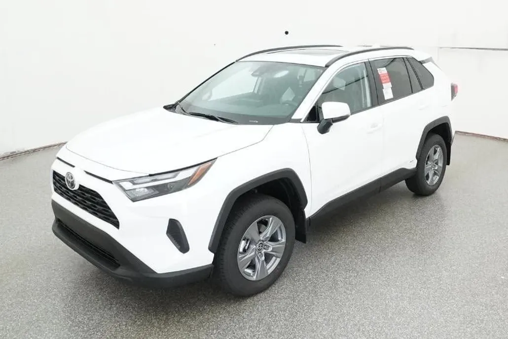 2025 Toyota RAV4 Hybrid XLE photo 1