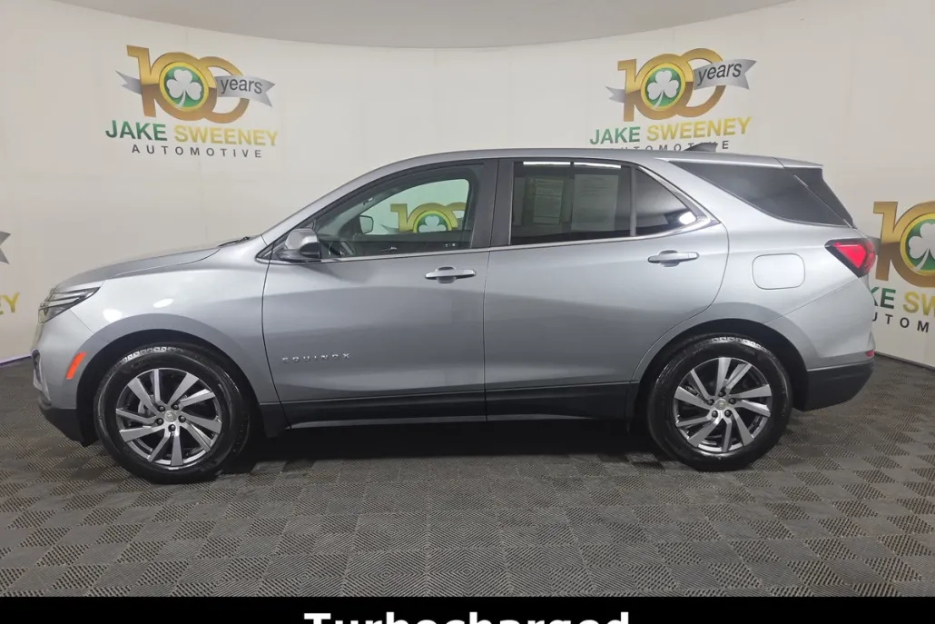 2024 Chevrolet Equinox LT photo 1