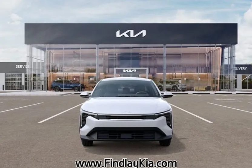 2025 Kia K4 LXS photo 1