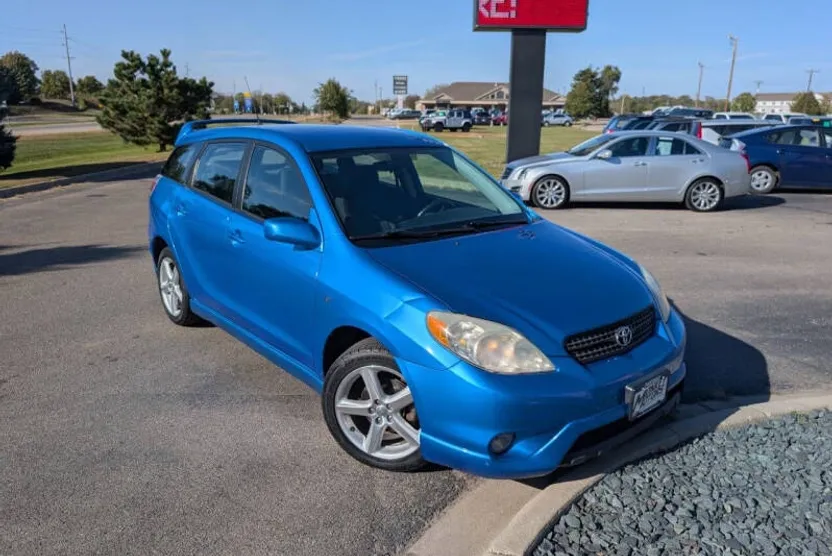 2007 Toyota Corolla Matrix L photo 1