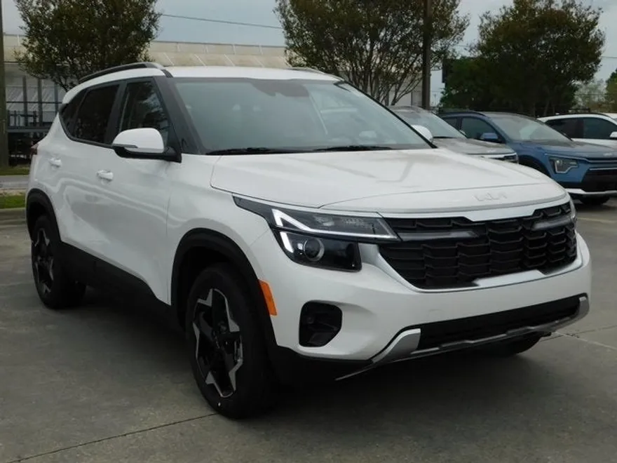 2025 Kia Seltos S photo 1