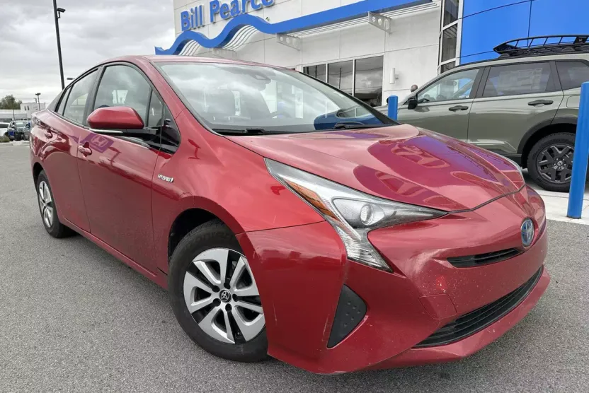 2017 Toyota Prius Four Touring photo 1
