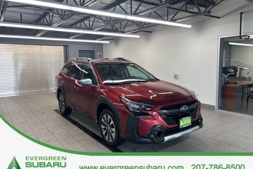 2023 Subaru Outback Touring photo 1