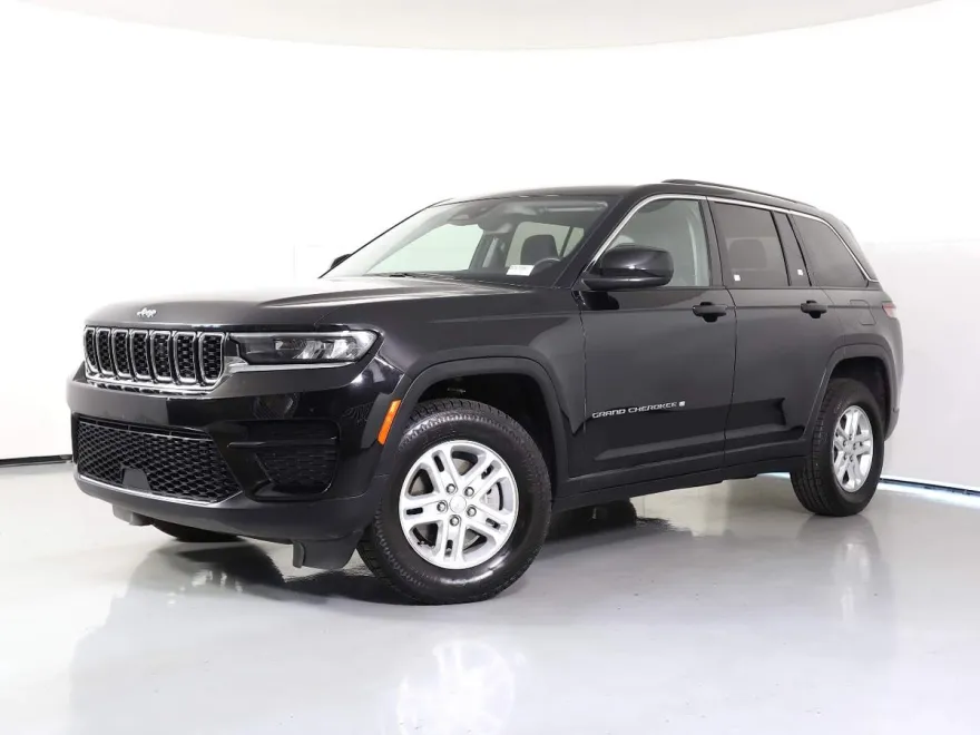 2023 Jeep Grand Cherokee Laredo photo 1