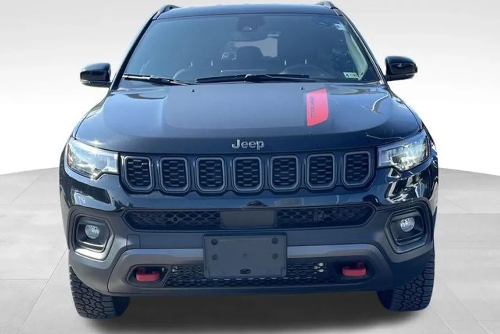 2024 Jeep Compass Trailhawk photo 1