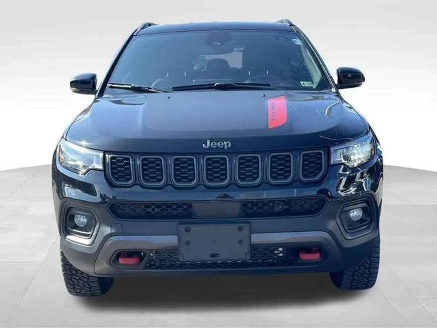 2024 Jeep Compass Trailhawk photo 1