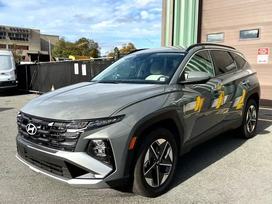 2025 Hyundai Tucson SEL photo 1