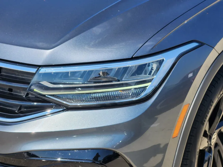 2023 Volkswagen Tiguan SE R-Line Black photo 1