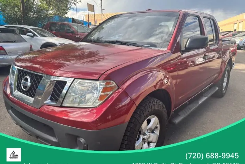 2013 Nissan Frontier Crew Cab SV photo 1