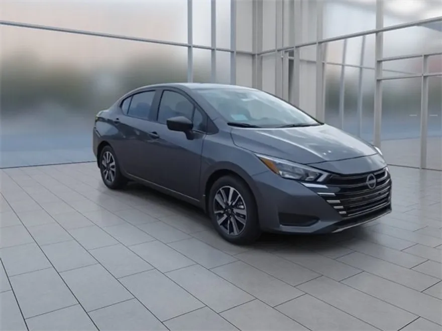 2025 Nissan Versa 1.6 S photo 1