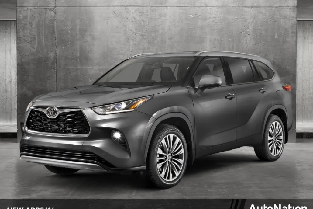 2023 Toyota Highlander XLE photo 1