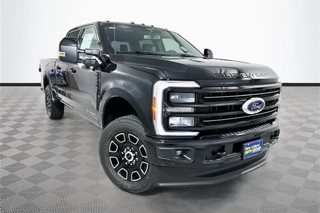 2026 Ford F-250 Platinum photo 1