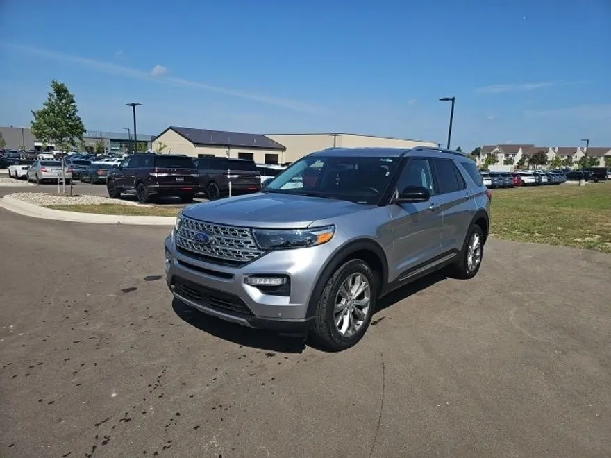 2023 Ford Explorer Limited photo 1