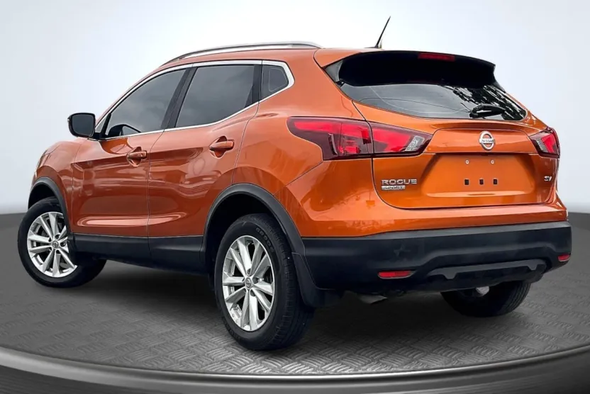2017 Nissan Rogue Sport SV photo 1