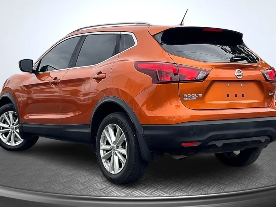 2017 Nissan Rogue Sport SV photo 1