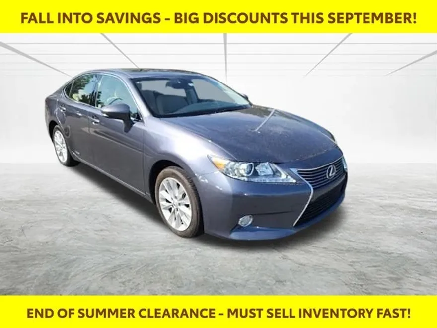 2013 Lexus ES 300h photo 1