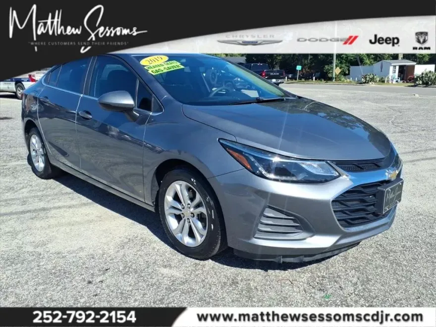 2019 Chevrolet Cruze LT photo 1