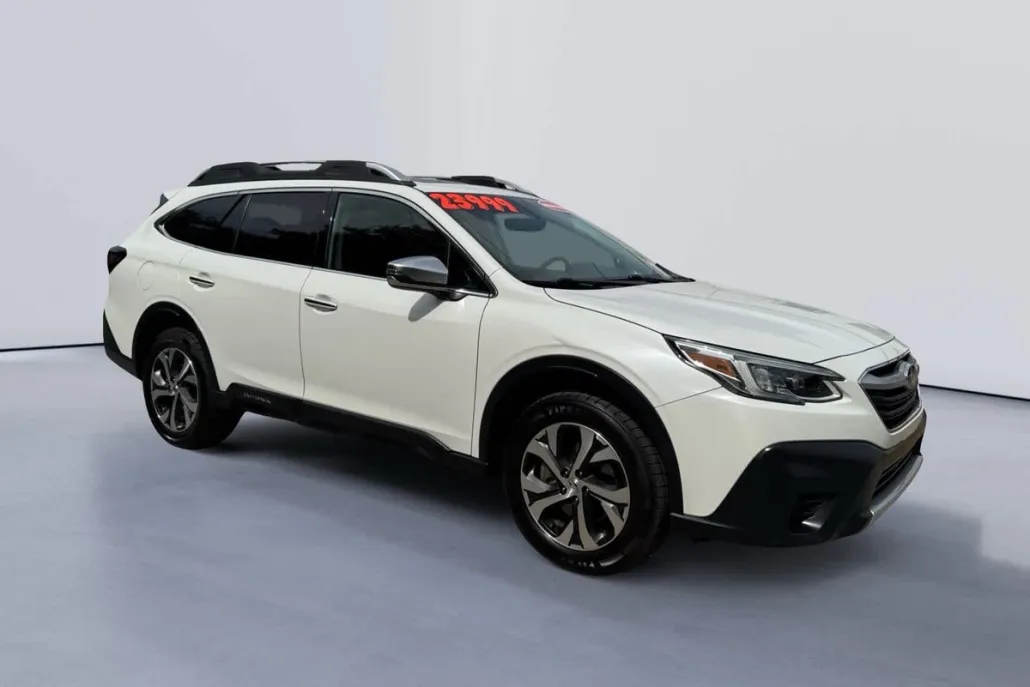 2020 Subaru Outback Touring XT photo 1