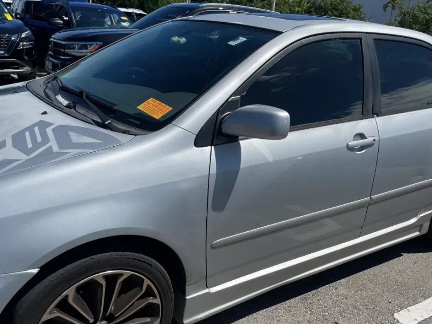 2007 Toyota Corolla S photo 1