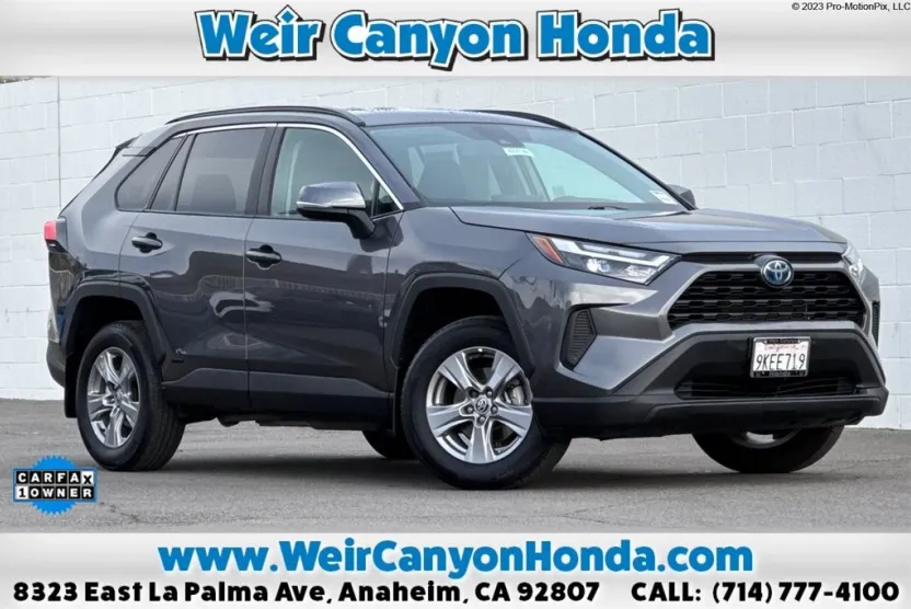 2024 Toyota RAV4 Hybrid XLE photo 1
