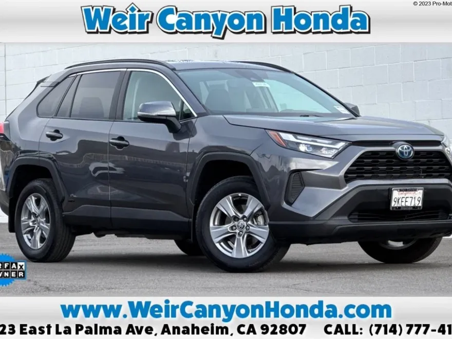 2024 Toyota RAV4 Hybrid XLE photo 1