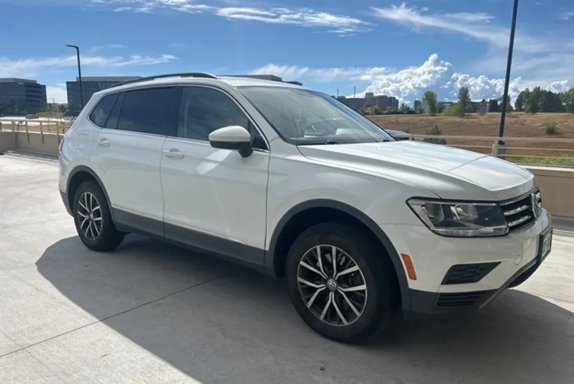 2020 Volkswagen Tiguan SE photo 1