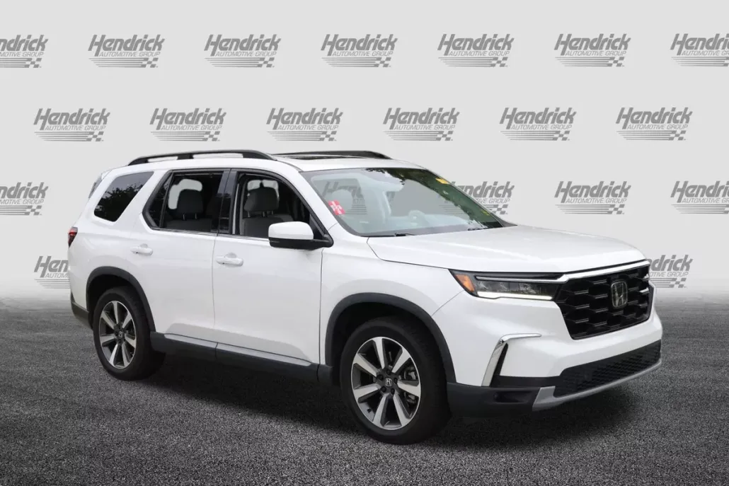 2023 Honda Pilot Touring photo 1