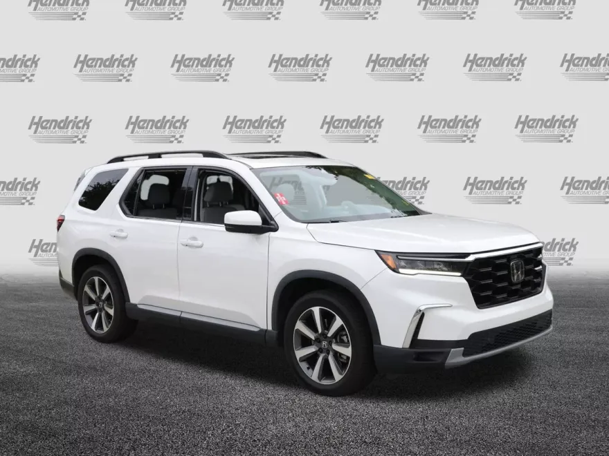 2023 Honda Pilot Touring photo 1