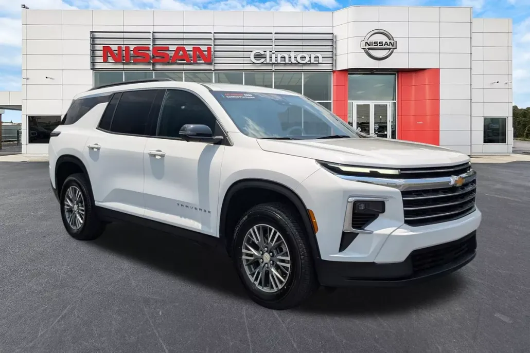 2024 Chevrolet Traverse photo 1