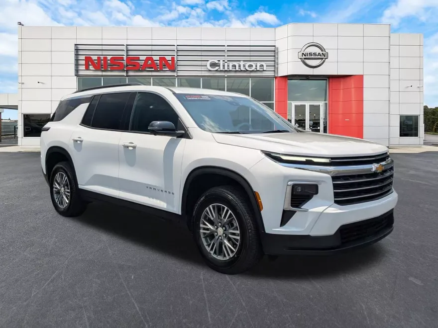 2024 Chevrolet Traverse photo 1