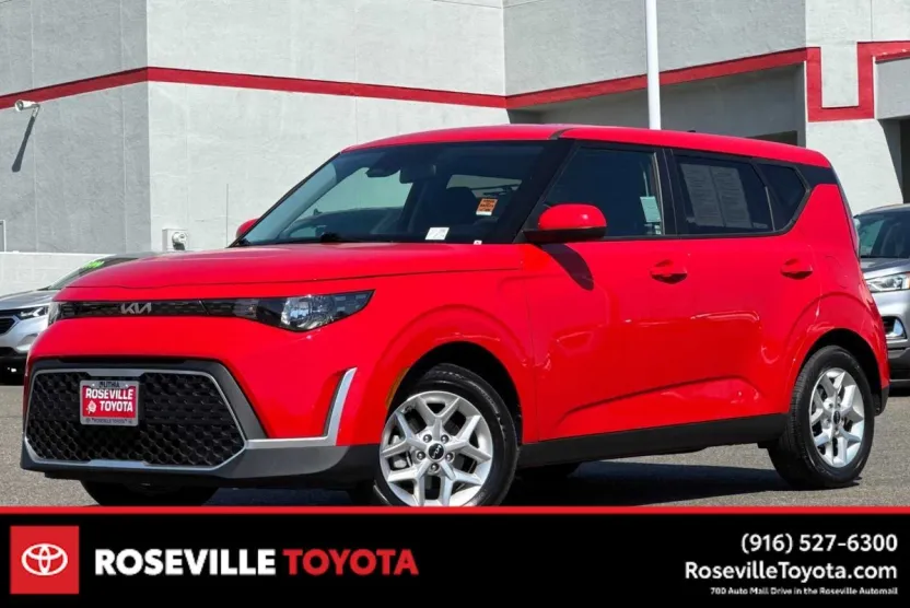 2024 Kia Soul LX photo 1