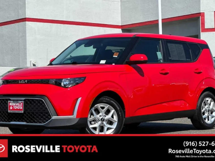 2024 Kia Soul LX photo 1